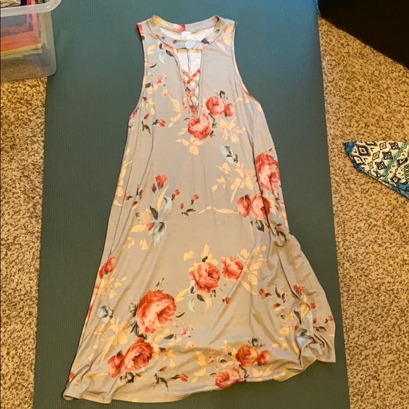 I ❤️ Joah Dresses & Skirts - 🌟NWT🌟 Grey Floral Tshirt Dress